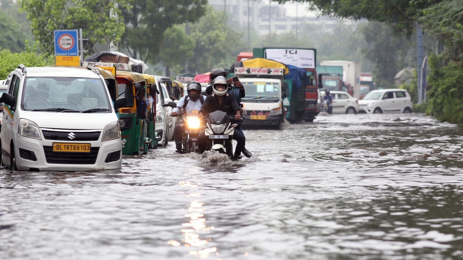 Flood Alert Issued In Delhi After Yamuna Breaches Danger Mark Amid