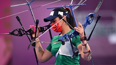 Ana Paula Vazquez Flores of Mexico at the end of the Women’s Individual Archery 1/32 Finals at Yumenoshima Archery Field, Tokyo on July 29. (Clodagh Kilcoyne / REUTERS) Ana Paula Vazquez Flores of Mexico at the end of the Women’s Individual Archery 1/32 Finals at Yumenoshima Archery Field, Tokyo on July 29. (Clodagh Kilcoyne / REUTERS)