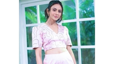 Rakul Preet took to her Instagram handle to share a series of images of herself looking absolutely pretty in a pink co-ord set and her subdued look is definitely one for the books. (Instagram) Rakul Preet took to her Instagram handle to share a series of images of herself looking absolutely pretty in a pink co-ord set and her subdued look is definitely one for the books. (Instagram)