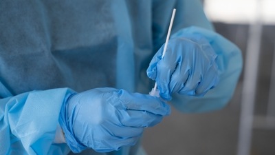 A tweet from scientist and Covid-19 vaccine critic Robert Malone summarizing the paper garnered thousands of retweets. (Bloomberg) A tweet from scientist and Covid-19 vaccine critic Robert Malone summarizing the paper garnered thousands of retweets. (Bloomberg)
