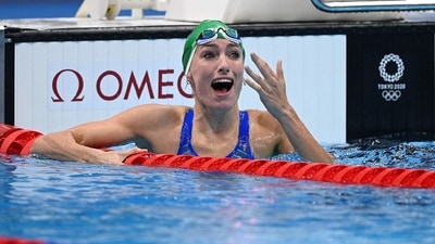South Africa's Tatjana Schoenmaker celcbrates after she set a new World Record to take gold in the final of the women's 200m breaststroke swimming event during the Tokyo 2020 Olympic Games at the Tokyo Aquatics Centre in Tokyo on July 30, 2021. (AFP) South Africa's Tatjana Schoenmaker celcbrates after she set a new World Record to take gold in the final of the women's 200m breaststroke swimming event during the Tokyo 2020 Olympic Games at the Tokyo Aquatics Centre in Tokyo on July 30, 2021. (AFP)