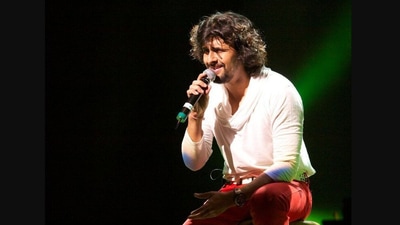 Singing as if Kal Ho Na Ho; Source: Generation Progress. (Screengrab)