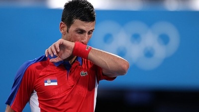 Novak Djokovic, the top-ranked Serb who had seemed invincible in all of the biggest tournaments this year, lost to Alexander Zverev 1-6, 6-3, 6-1 Friday in the semifinals of the tennis tournament at the Tokyo Olympics, thus ending his Golden Slam bid. (Getty Images) Novak Djokovic, the top-ranked Serb who had seemed invincible in all of the biggest tournaments this year, lost to Alexander Zverev 1-6, 6-3, 6-1 Friday in the semifinals of the tennis tournament at the Tokyo Olympics, thus ending his Golden Slam bid. (Getty Images)