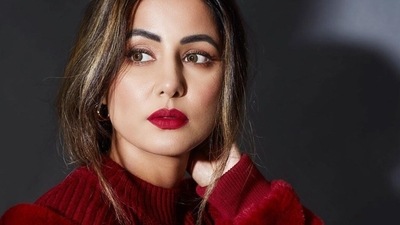 Hina Khan's father died earlier this year when she was shooting in Kashmir. Hina Khan's father died earlier this year when she was shooting in Kashmir.