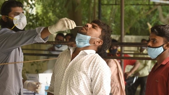 Friday’s infections are 642 less than that of Thursday’s when 7,242 people were detected Covid-19 positive.(HT file photo) Friday’s infections are 642 less than that of Thursday’s when 7,242 people were detected Covid-19 positive.(HT file photo)