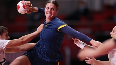 Carin Stromberg of Sweden in action against France during their Group B Women’s Handball match at Yoyogi National Stadium on July 29. (Gonzalo Fuentes / REUTERS) Carin Stromberg of Sweden in action against France during their Group B Women’s Handball match at Yoyogi National Stadium on July 29. (Gonzalo Fuentes / REUTERS)