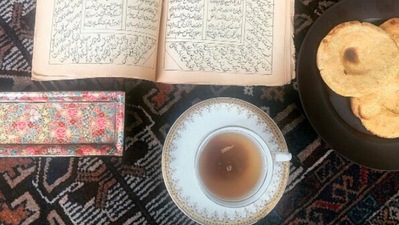 Kashmiri Kahwa: This simple chai is prepared with cinnamon, saffron, cardamom, dried rose petals and green tea. It helps improve digestion and builds immunity.  (Instagram/@marryam)