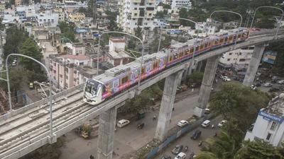 Trail run of the Pune Metro between Vanaz and Ideal colony in Kothrud took place on Friday morning. (Pratham Gokhale/HT Photo) Trail run of the Pune Metro between Vanaz and Ideal colony in Kothrud took place on Friday morning. (Pratham Gokhale/HT Photo)