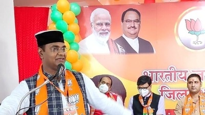 Sarang asked Congress workers to protest outside Congress president Sonia Gandhi's office, (Twitter/@VishvasSarang) Sarang asked Congress workers to protest outside Congress president Sonia Gandhi's office, (Twitter/@VishvasSarang)