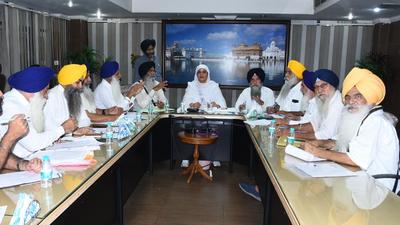 SGPC president Bibi Jagir Kaur chairing a meeting of the organisation on Saturday. (HT Photo) SGPC president Bibi Jagir Kaur chairing a meeting of the organisation on Saturday. (HT Photo)