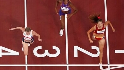 Chunyu Wang, of China, wins her heat competes during the semifinals of the women's 800-meter at the 2020 Summer Olympics, Saturday, July 31, 2021, in Tokyo. (AP Photo/Morry Gash) (AP)