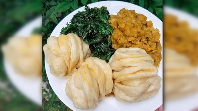 Tingmo: These soft fluffy buns are served with vegetables, meat or dal since it does not have any filling. It tastes best with Shyapta, which is a meat dish. (Instagram/@portlandveg) Tingmo: These soft fluffy buns are served with vegetables, meat or dal since it does not have any filling. It tastes best with Shyapta, which is a meat dish. (Instagram/@portlandveg)