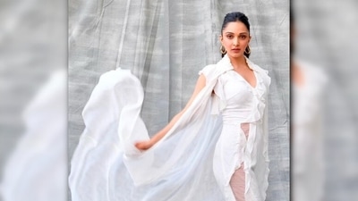 Kiara looked fresh as a daisy in this all-white flared top. She wore this outfit for a brand shoot. (Instagram/@kiaraaliaadvani) Kiara looked fresh as a daisy in this all-white flared top. She wore this outfit for a brand shoot. (Instagram/@kiaraaliaadvani)