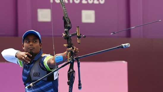 Tokyo 2020 Olympics - Archery - Men's Individual - 1/8 Finals - Yumenoshima Archery Field, Tokyo, Japan - July 31, 2021. Atanu Das of India in action REUTERS/Clodagh Kilcoyne(REUTERS)