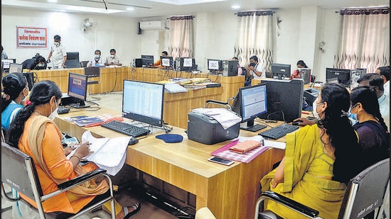 A control room set up to track Covid-19 cases and various elements of its management in the district. (Right) The World Health Organisation recommends that an average positivity rate of 5% be considered as the threshold at which it can be said that testing is adequate to the caseload. Sangli’s positivity rate has been above 5% from June 1 to July 17 (UDAY DEOLEKAR)