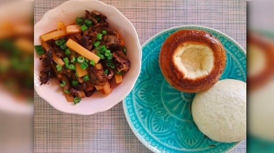 Logo momos: You must have definitely tried momos but have you tried Logo momos? They are pan-fried and steamed buns that are shaped like doughnuts. You can have it with vegetables or a side of meat dish.(Instagram/@harumomo_chan)