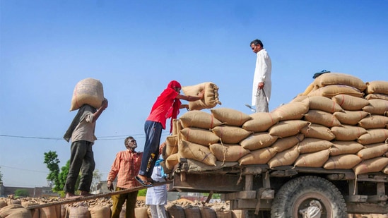 Under the NFSA, residences covered under the Antyodaya Anna Yojana (AAY) are entitled to receive 35kg of foodgrains per household per month at <span class='webrupee'>₹</span>1-3 per kg. (File Photo / PTI) Under the NFSA, residences covered under the Antyodaya Anna Yojana (AAY) are entitled to receive 35kg of foodgrains per household per month at <span class='webrupee'>₹</span>1-3 per kg. (File Photo / PTI)