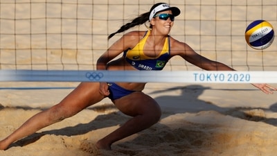 Tokyo 2020 Olympics - Beach Volleyball - Women - Round of 16 - Germany (Ludwig/Kozuch) v Brazil (Agatha/Duda) - Shiokaze Park, Tokyo, Japan – August 1, 2021. Eduarda Santos Lisboa of Brazil in action. REUTERS/Pilar Olivares (REUTERS)