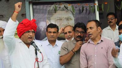 During his interaction with the media on Sunday, Tanwar vehemently denied any possibility of him rejoining the grand old party (HT PHOTO)