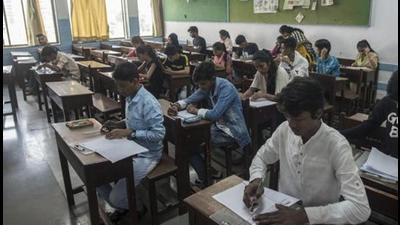 This is the second year in a row that the syllabus for Maharashtra state board was reduced by 25%. (HT FILE) This is the second year in a row that the syllabus for Maharashtra state board was reduced by 25%. (HT FILE)