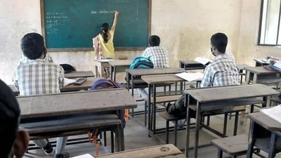 If any student or teacher or other school staff shows symptoms of cough, cold, or fever, they will be sent back home after giving first aid. (HT file photo. Representative image)