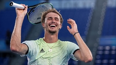 Alexander Zverev of Germany celebrates victory after his Men's singles gold medal match. (Getty Images)