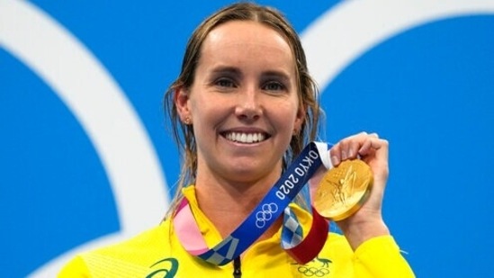 Emma Mckeon, of Australia, poses after winning the gold medal in the women's 50-meter freestyle final at the 2020 Summer Olympics, Sunday, Aug. 1, 2021, in Tokyo, Japan. (AP Photo/Gregory Bull)(AP)