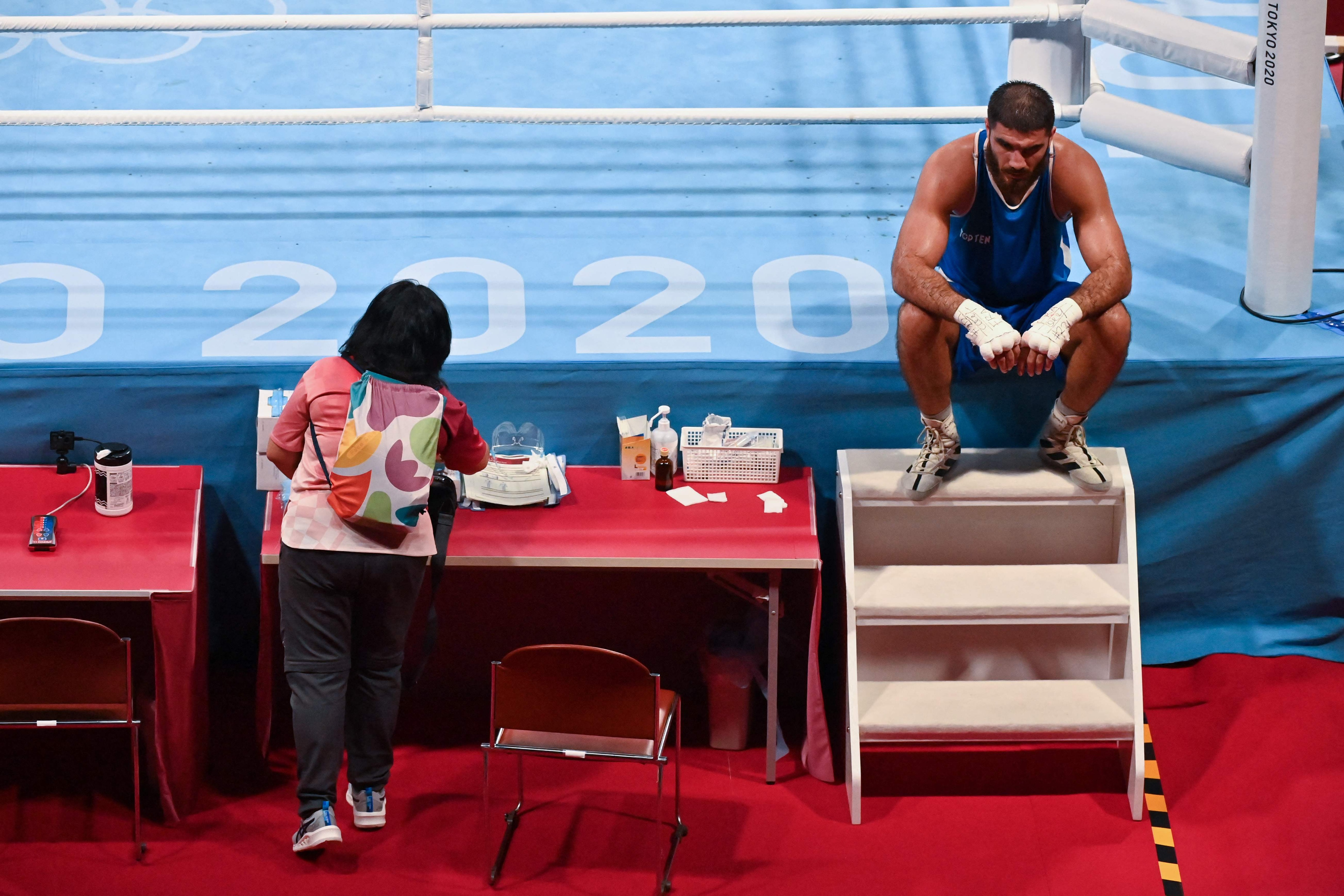 Tokyo 2020: French boxer stages ringside sit-in protest after Olympic 'injustice' (AFP) Tokyo 2020: French boxer stages ringside sit-in protest after Olympic 'injustice' (AFP)