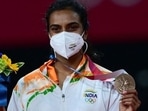 Tokyo Olympics medallists PV Sindhu (L) and Mirabai Chanu (R)