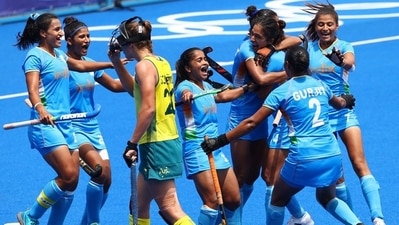 Tokyo 2020 Olympics - Hockey - Women - Quarterfinal - Australia v India - Oi Hockey Stadium, Tokyo, Japan - August 2, 2021. Gurjit Kaur of India celebrates with teammates after scoring. REUTERS/Bernadett Szabo (REUTERS)