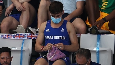 The image shows Tom Daley knitting. (Twitter/@Olympics) The image shows Tom Daley knitting. (Twitter/@Olympics)