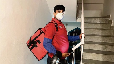 This is Kamal Kishor’s first delivery, here in a south Delhi apartment. This is Kamal Kishor’s first delivery, here in a south Delhi apartment.