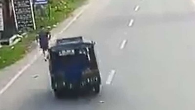 Dhanbad Police have arrested two people in connection with the alleged murder of judge Uttam Anand and seized the auto-rickshaw used in the crime. (CCTV grab/@Join_AmitSingh)