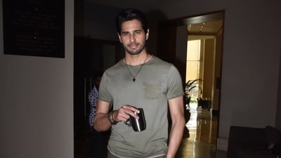 Sidharth Malhotra is busy promoting his upcoming film, Shershaah, in which he plays Kargil war hero Captain Vikram Batra. (Varinder Chawla) Sidharth Malhotra is busy promoting his upcoming film, Shershaah, in which he plays Kargil war hero Captain Vikram Batra. (Varinder Chawla)