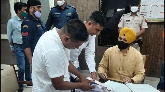 Haryana sports minister Sandeep Singh during a surprise visit to Pehowa municipal committee on Monday. (HT PHOTO)