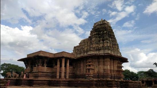 Musical pillars, floating bricks adorn 800-year-old Ramappa temple