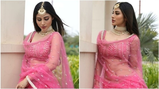 Mouni Roy's blush pink lehenga set is perfect fit for a stunning traditional look(Instagram/@imouniroy)