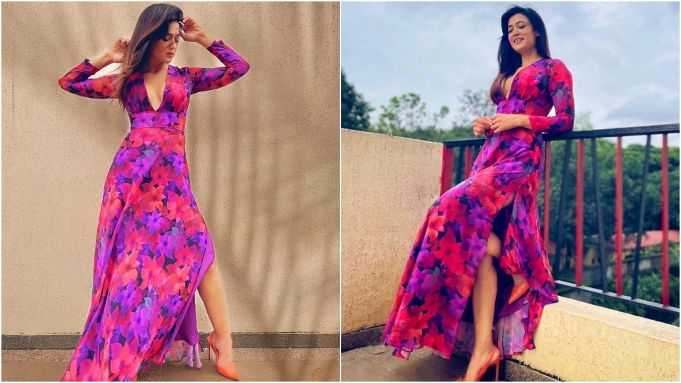 960px x 540px - Shweta Tiwari is ravishing in thigh-slit floral midi, daughter Palak Tiwari  calls her hot | Fashion Trends - Hindustan Times