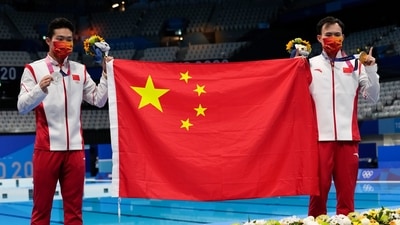 Olympics: China's Xie and Wang sweep top two medals in men's 3m springboard. (AP)