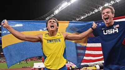 Gold medallist Sweden's Armand Duplantis and silver medallist USA's Christopher Nilsen (AFP) Gold medallist Sweden's Armand Duplantis and silver medallist USA's Christopher Nilsen (AFP)