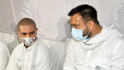 Chirag Paswan of LJP may allign with RJD's Tejashwi Yadav after he finds himself cornered by rebel party members. (HT file photo) Chirag Paswan of LJP may allign with RJD's Tejashwi Yadav after he finds himself cornered by rebel party members. (HT file photo)