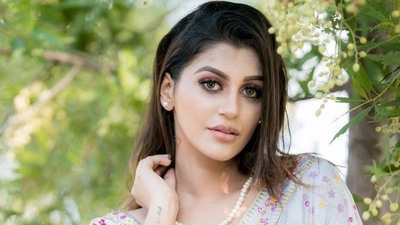 Yashika Anand has worked in films like Iruttu Araiyil Murattu Kuththu and Dhruvangal 16. Yashika Anand has worked in films like Iruttu Araiyil Murattu Kuththu and Dhruvangal 16.