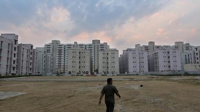 Close to 1,354 flats were put on sale in the DDA housing scheme 2021, which was launched in January, and 10,000 flats were put up for sale in 2019. (HT Photo)
