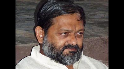 Haryana health minister Anil Vij had said that they cannot force patients to take this medicine but many believe in Ayurveda and its benefits. (HT File) Haryana health minister Anil Vij had said that they cannot force patients to take this medicine but many believe in Ayurveda and its benefits. (HT File)