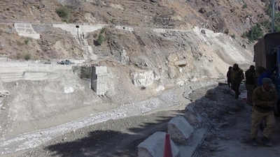Located at the confluence of the Rishiganga and Dhauliganga rivers, Raini saw wide cracks (5-10cm) on the roads. (HT_PRINT) Located at the confluence of the Rishiganga and Dhauliganga rivers, Raini saw wide cracks (5-10cm) on the roads. (HT_PRINT)