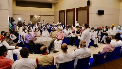 Congress leader Rahul Gandhi addressing the leaders of opposition parties at Tuesday's meeting. (Twitter/@RahulGandhi)