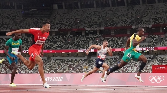 Tokyo 2020 Olympics - Athletics - Men's 110m Hurdles - Round 1 - Olympic Stadium, Tokyo, Japan - August 3, 2021. Ronald Levy of Jamaica in action with Andrew Pozzi of Britain, Jason Joseph of Switzerland and Gabriel Constantino of Brazil during Heat 1 REUTERS/Pawel Kopczynski(REUTERS)