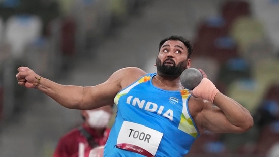 Tokyo: India's Tajinderpal Toor competes in qualifications for the men's shot put event at the 2020 Summer Olympics, in Tokyo, Tuesday, August 3, 2021. (PTI Photo/Gurinder Osan)(PTI08_03_2021_000237A)(PTI)