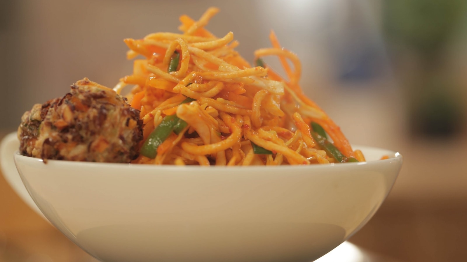 Experience the ultimate food fusion with this Mumbai-style Chinese Bhel recipe