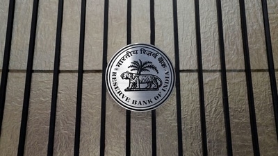 A Reserve Bank of India (RBI) logo is seen at the entrance gate of its headquarters in Mumbai. (File Photo / REUTERS)